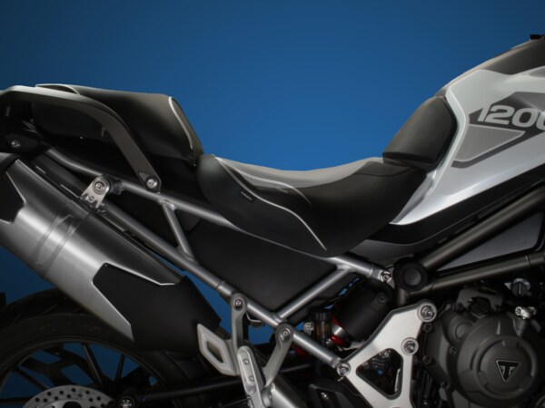 Regular vs Low Seat Profile on the 2022+ Triumph Tiger 1200.